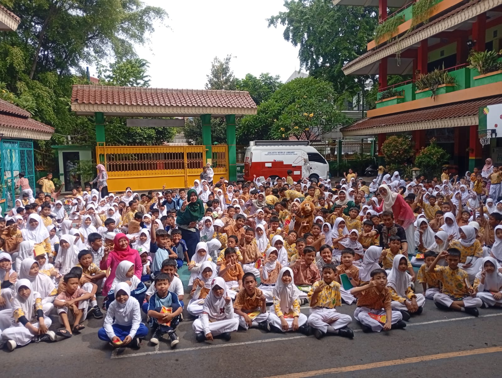 Wisata LiterAsyik Ke SDN Jati 03